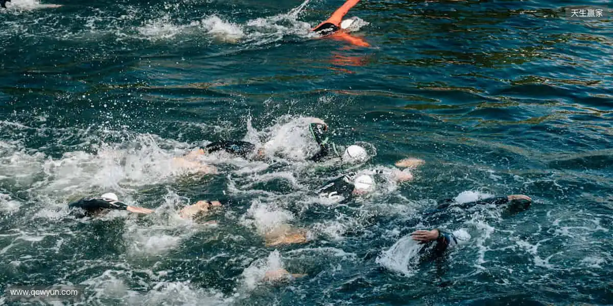 「万人呐喊，千场对决 —— 顶级赛事尽在指尖掌控！⚽立即购票，抢占黄金席位！」